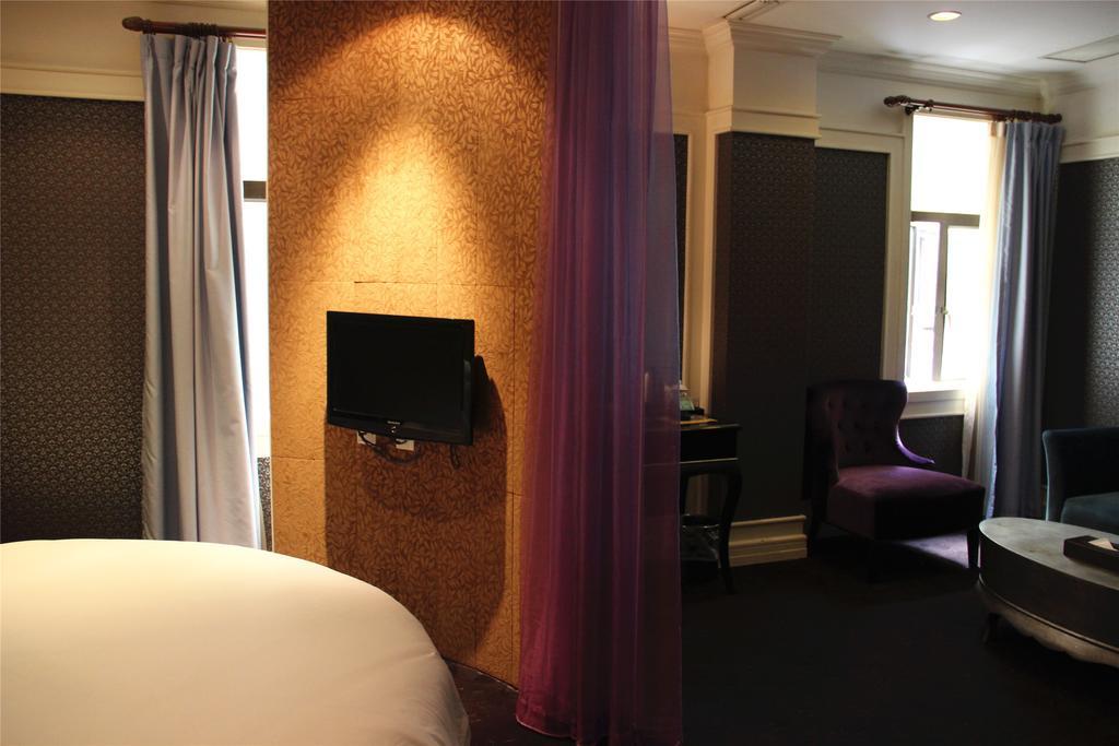 Manhattan Jinling Hotel Xangai Exterior foto